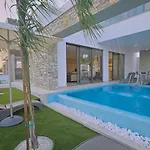 Oasis Luxury *
