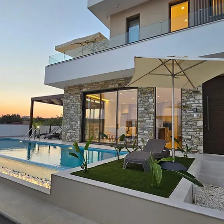 Oasis Luxury *