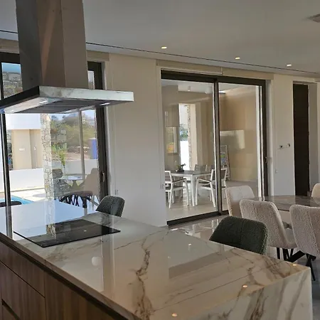 Oasis Luxury Вилла Айя-Напа