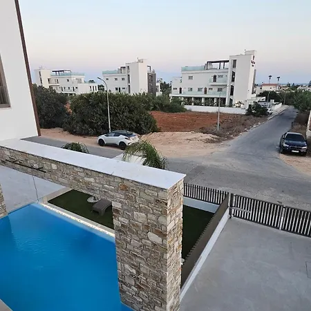 Oasis Luxury Villa Ayia Napa