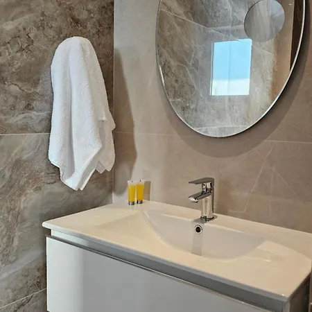Oasis Luxury * Ayía Nápa