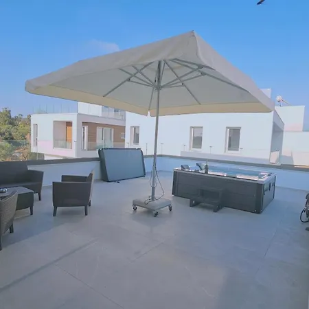Oasis Luxury * Ayía Nápa
