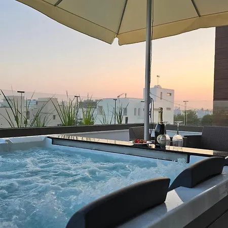 Oasis Luxury Villa Ayía Nápa