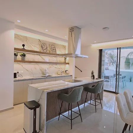 Oasis Luxury Villa