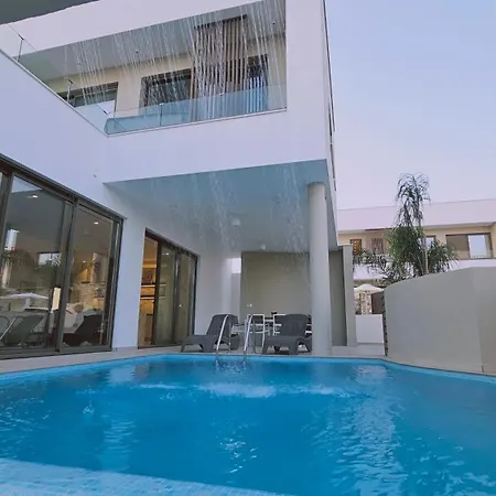 Oasis Luxury 圣纳帕