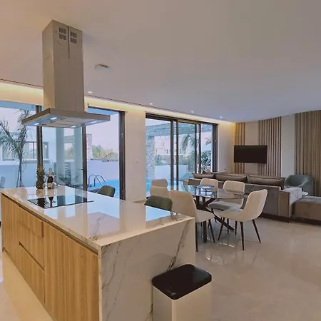 Oasis Luxury Villa