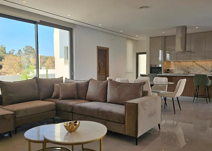 Oasis Luxury Villa Ajía Nápa