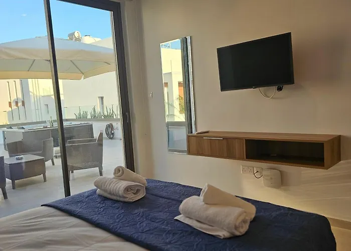 Oasis Luxury Villa Ajía Nápa