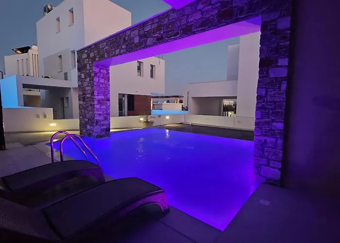 Oasis Luxury Villa *