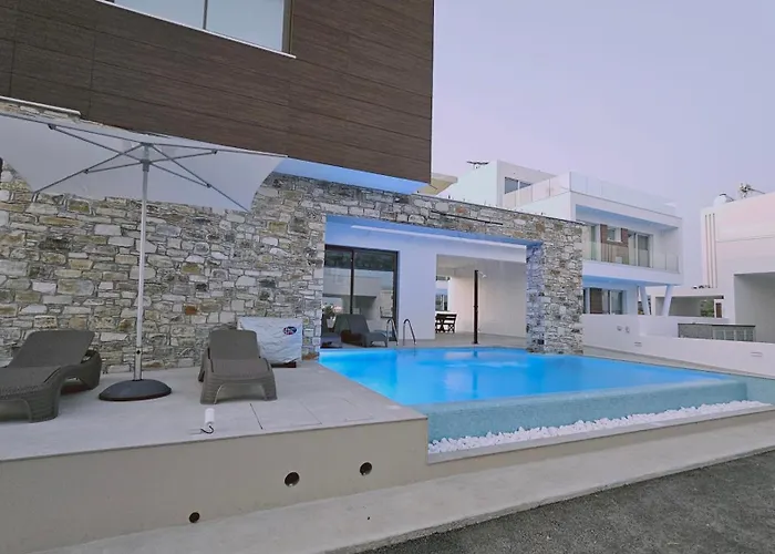 Oasis Luxury Ajia Napa