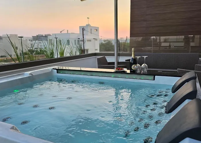 Oasis Luxury Ajía Nápa