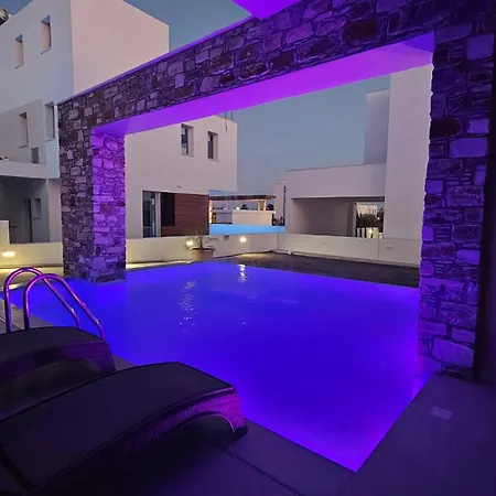 Oasis Luxury Villa *