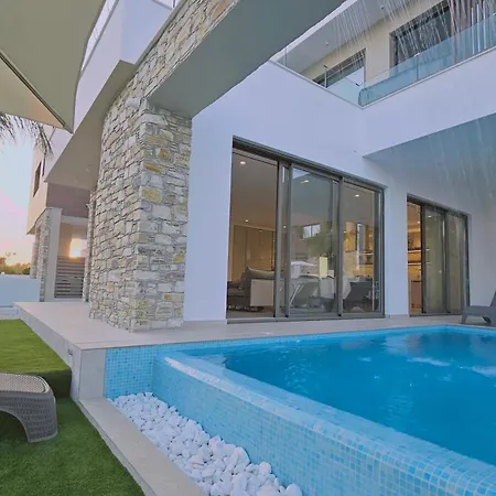 Villa Oasis Luxury *